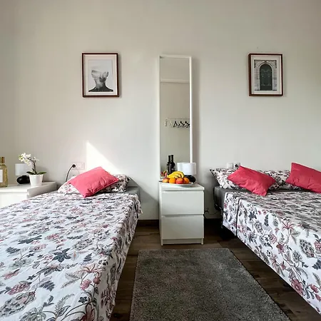 Avinyo 4 Bed & Breakfast *